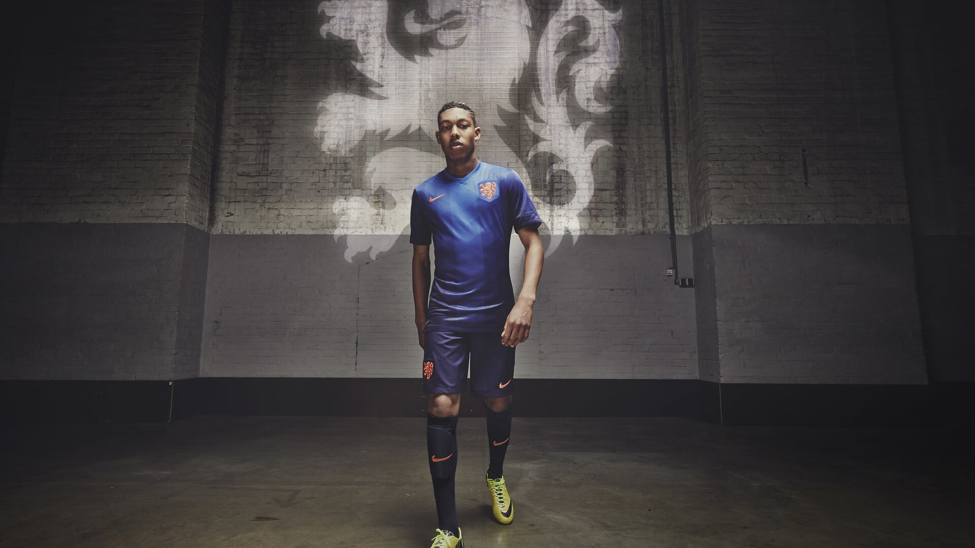 九游电脑版-国足视频分析团队揭示战术变化趋势，国足视频集锦高清